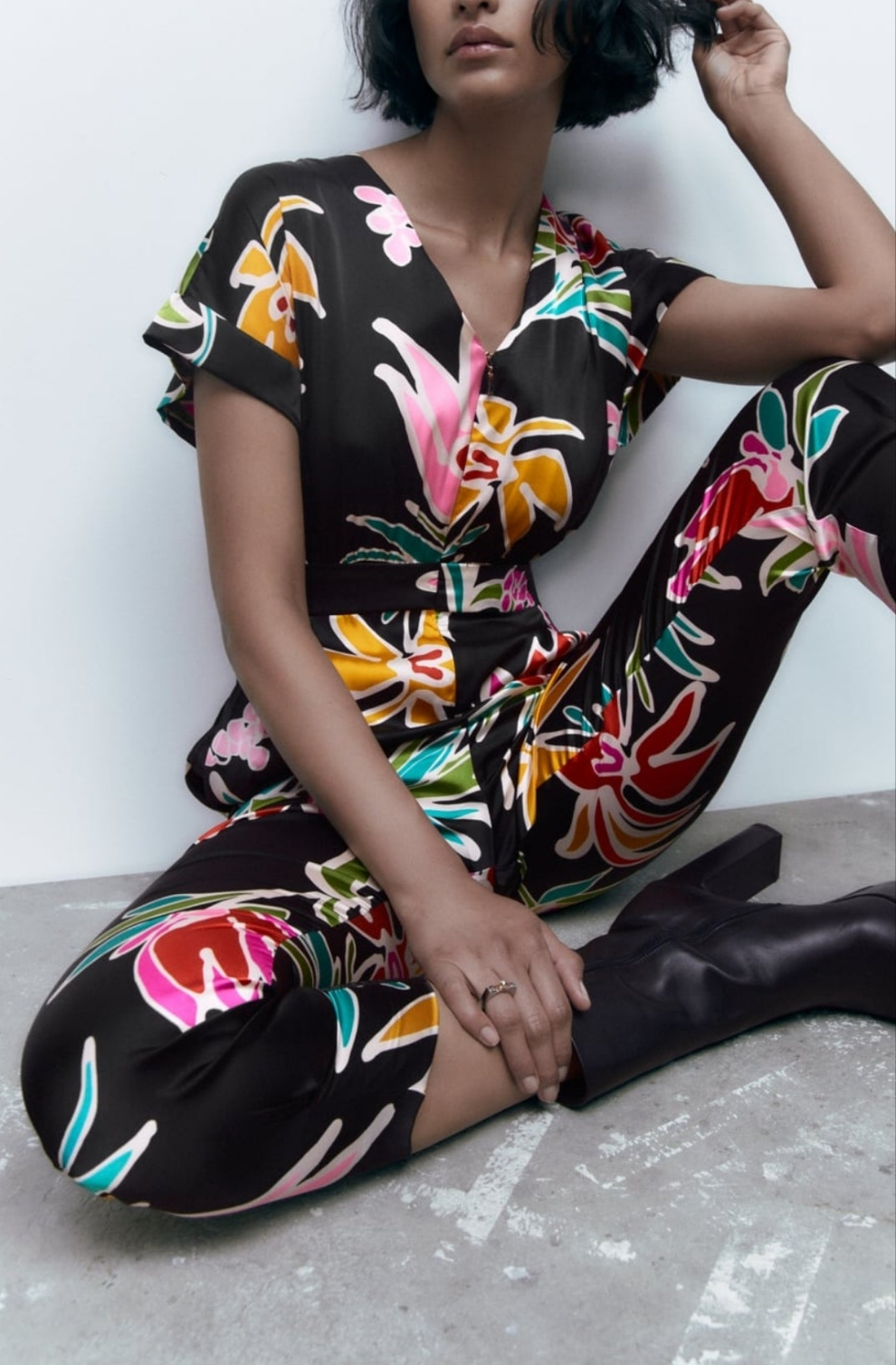 Satin Jumpsuit with zip closure