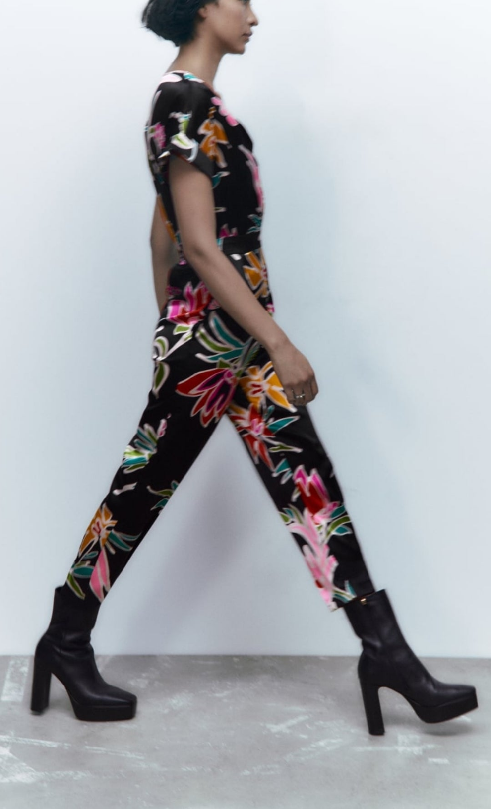 Satin Jumpsuit with zip closure