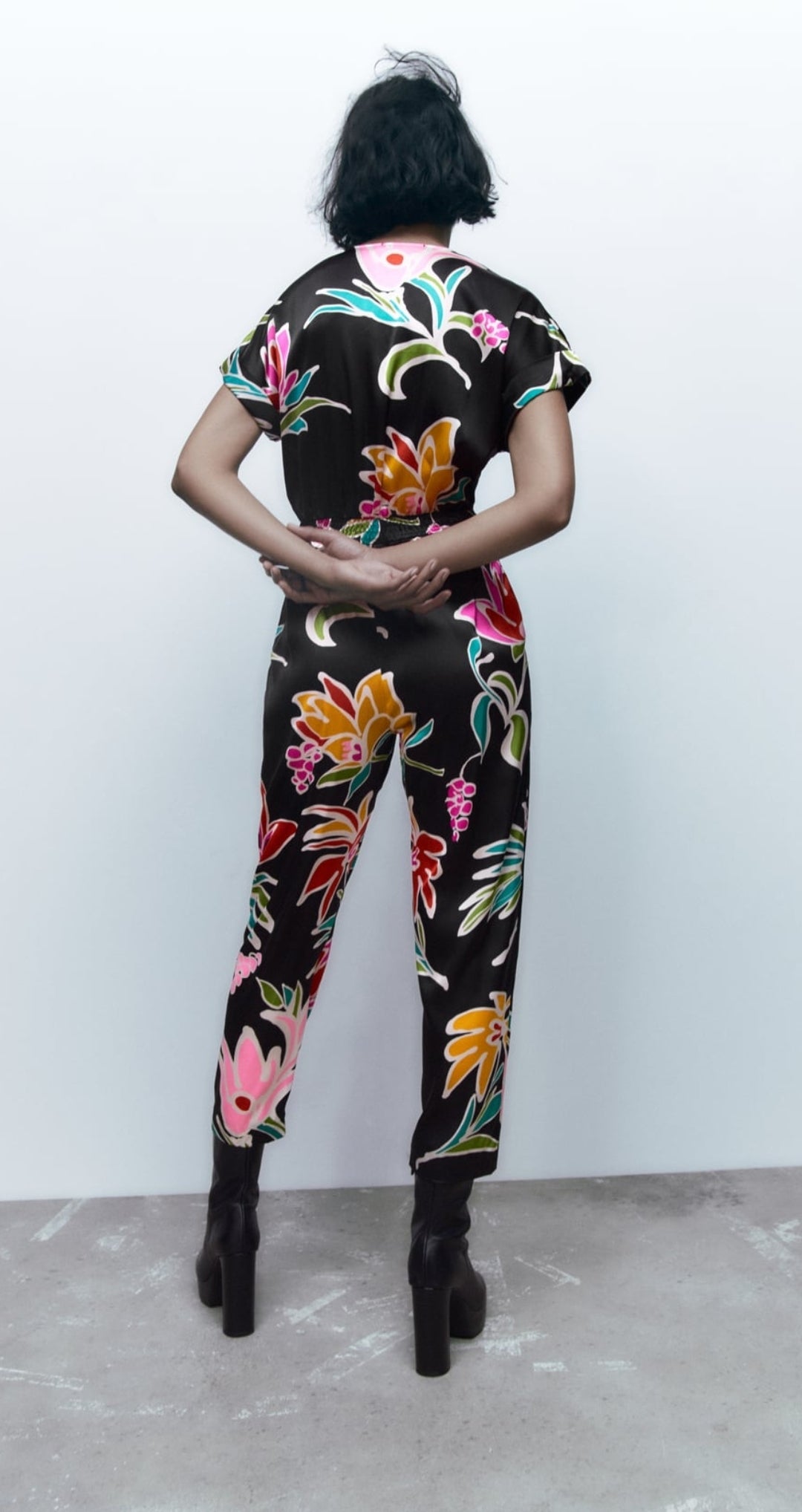 Satin Jumpsuit with zip closure