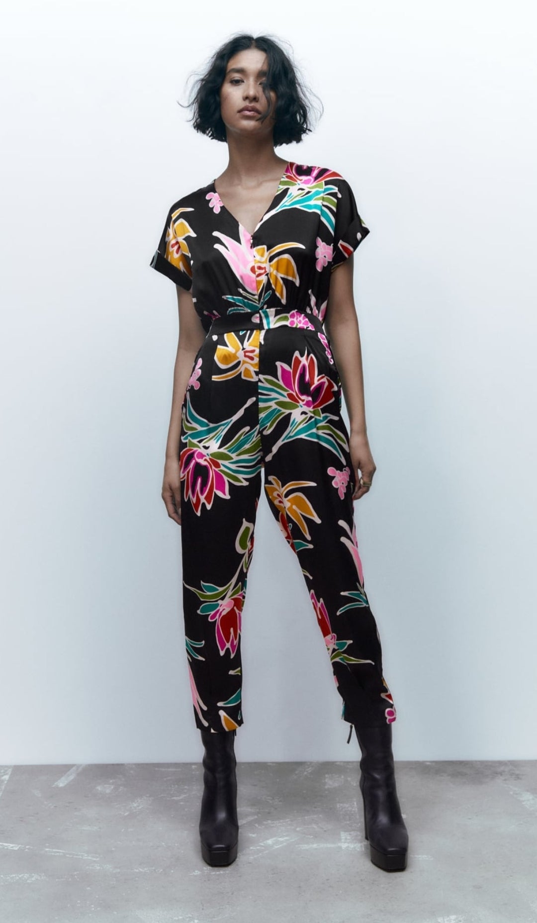 Satin Jumpsuit with zip closure