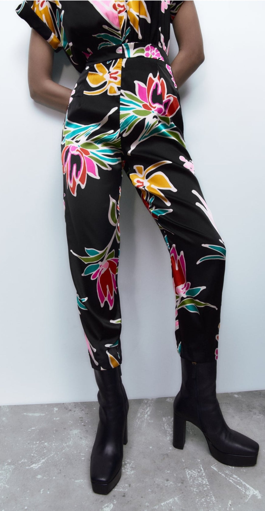 Satin Jumpsuit with zip closure