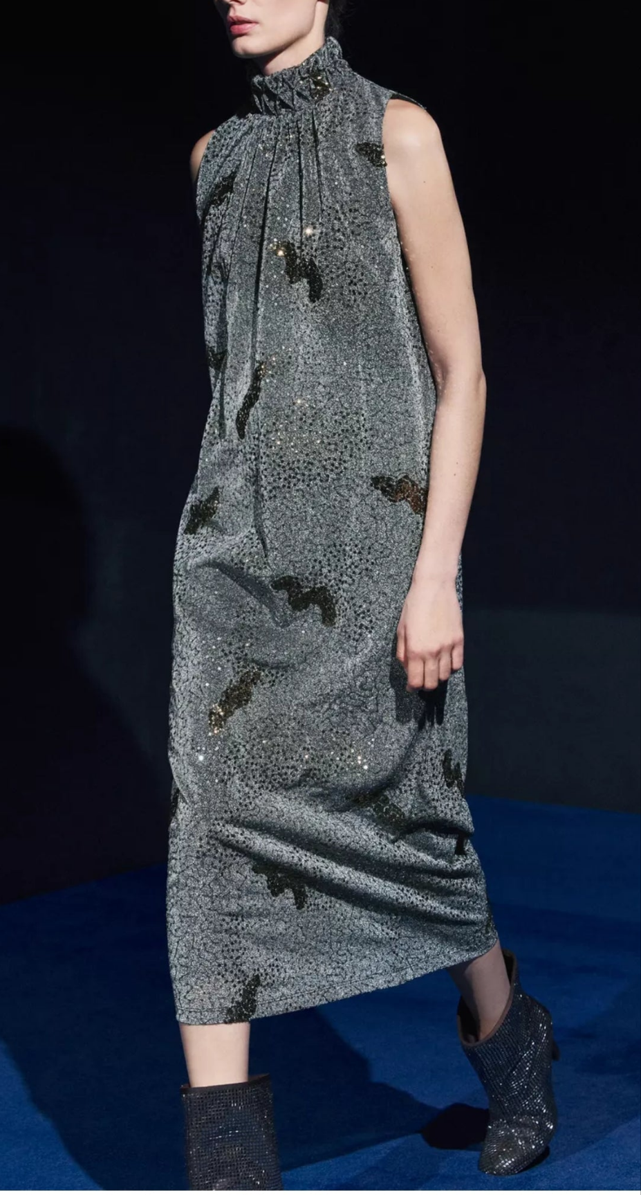 Midi dress with sequins