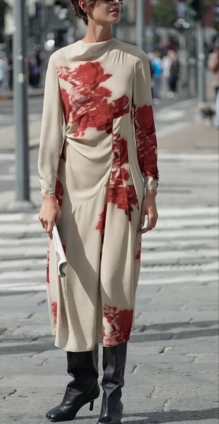 Asymmetric dress with gathering