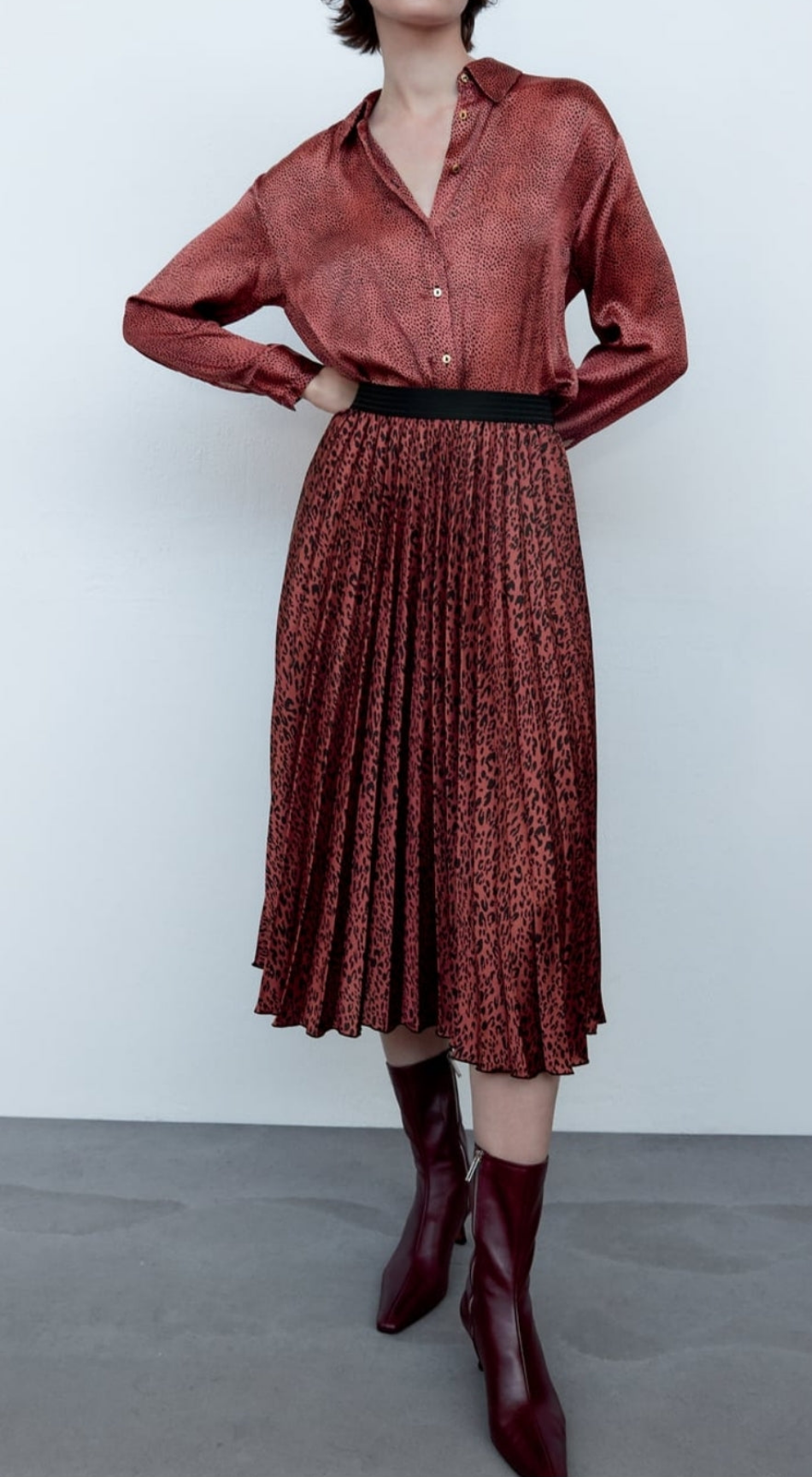 Animal print skirt with elastic waist band