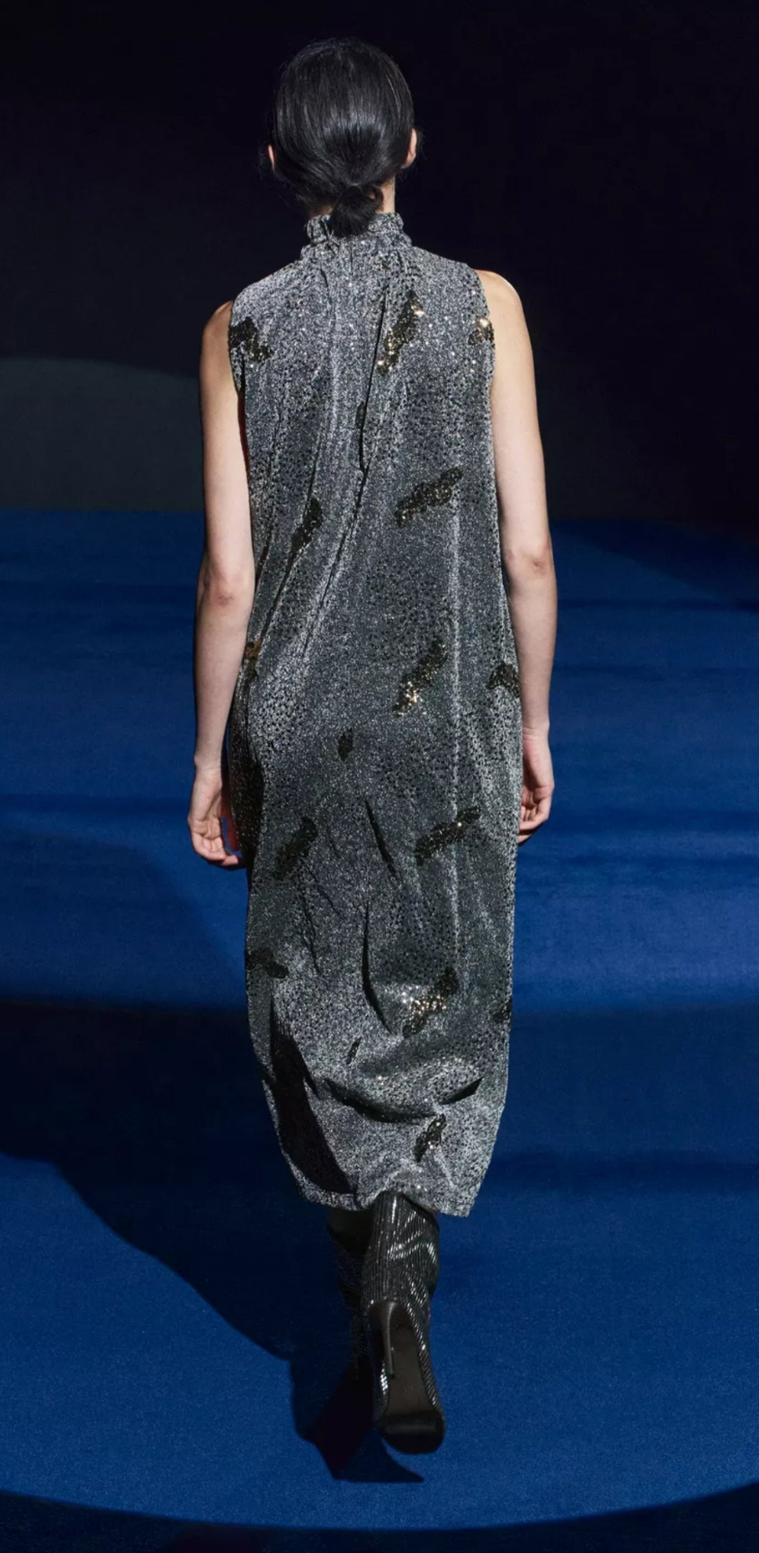 Midi dress with sequins