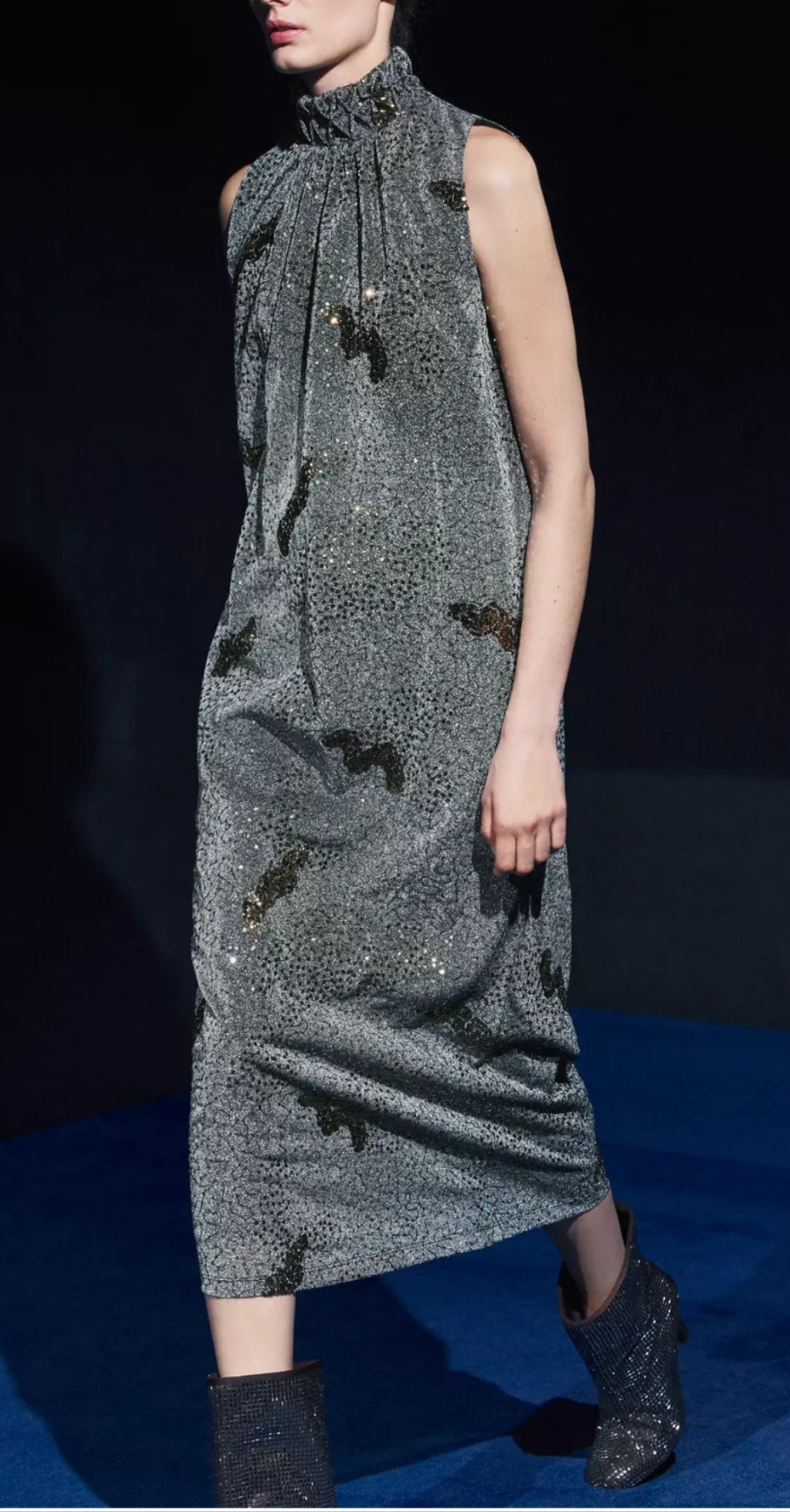 Midi dress with sequins