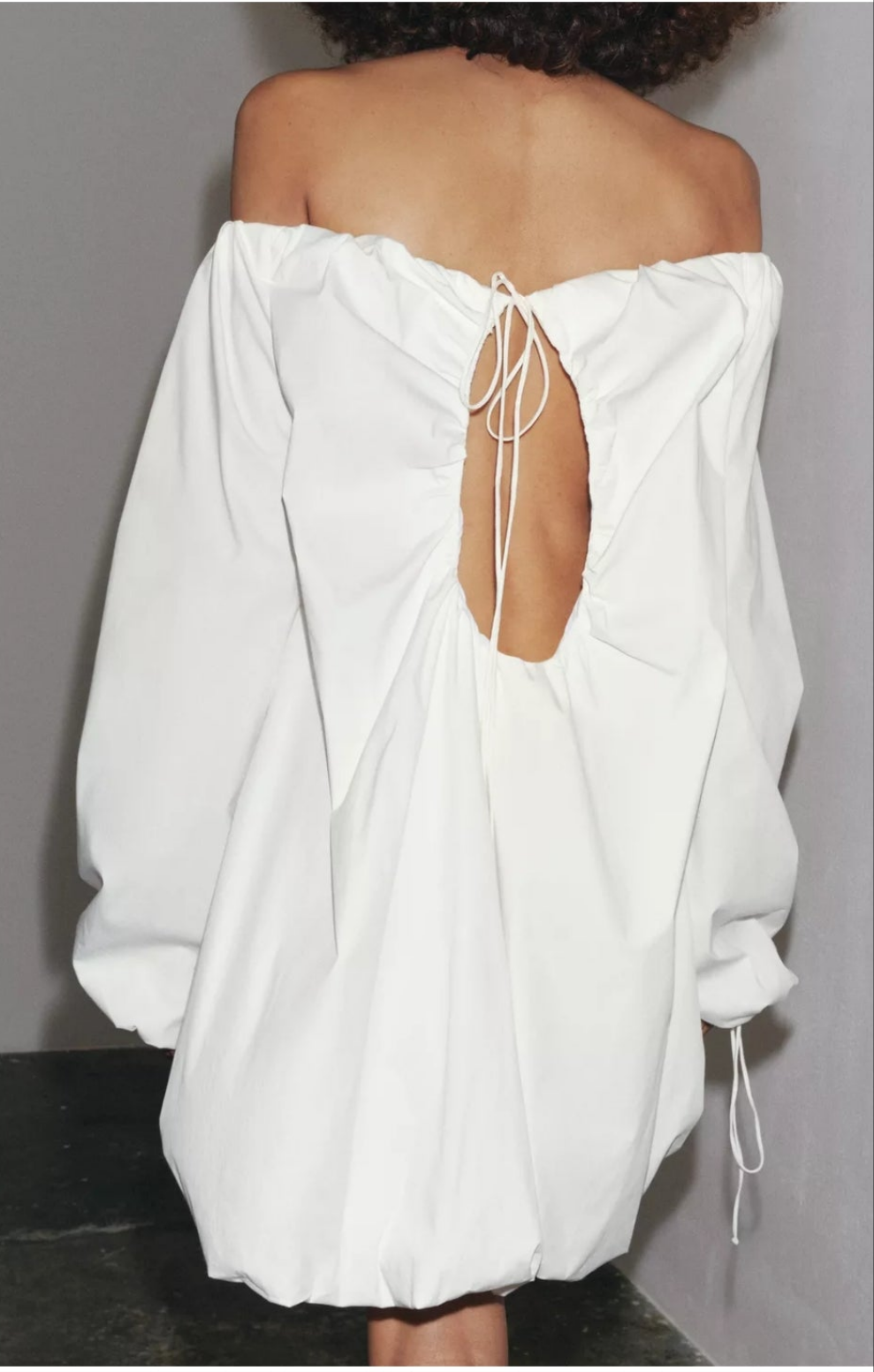 Voluminous dress