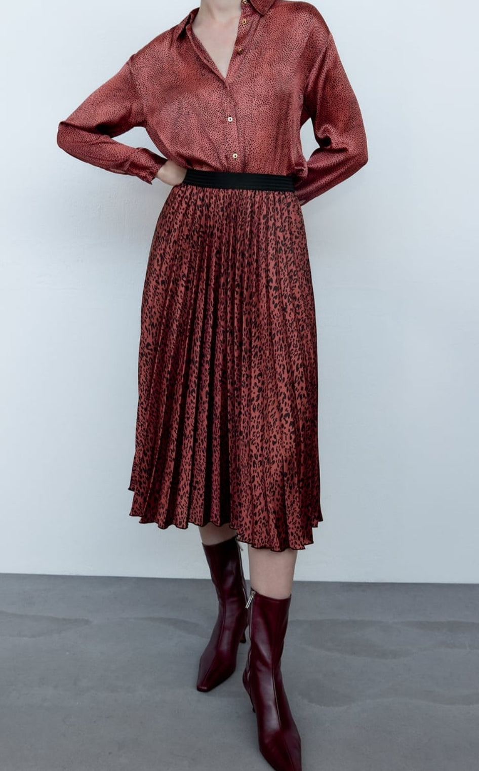 Animal print skirt with elastic waist band