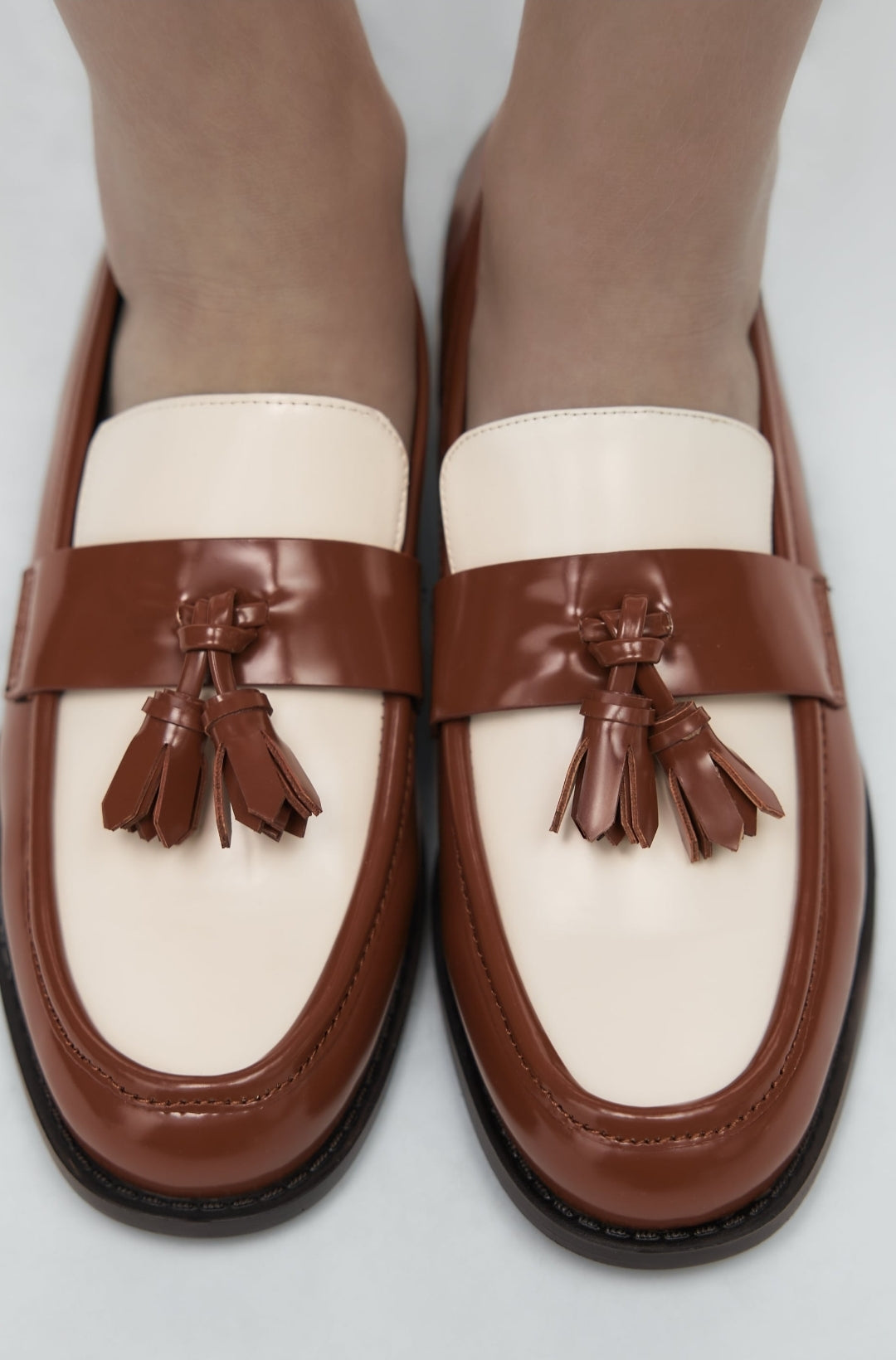 Contrast Loafers with tassels