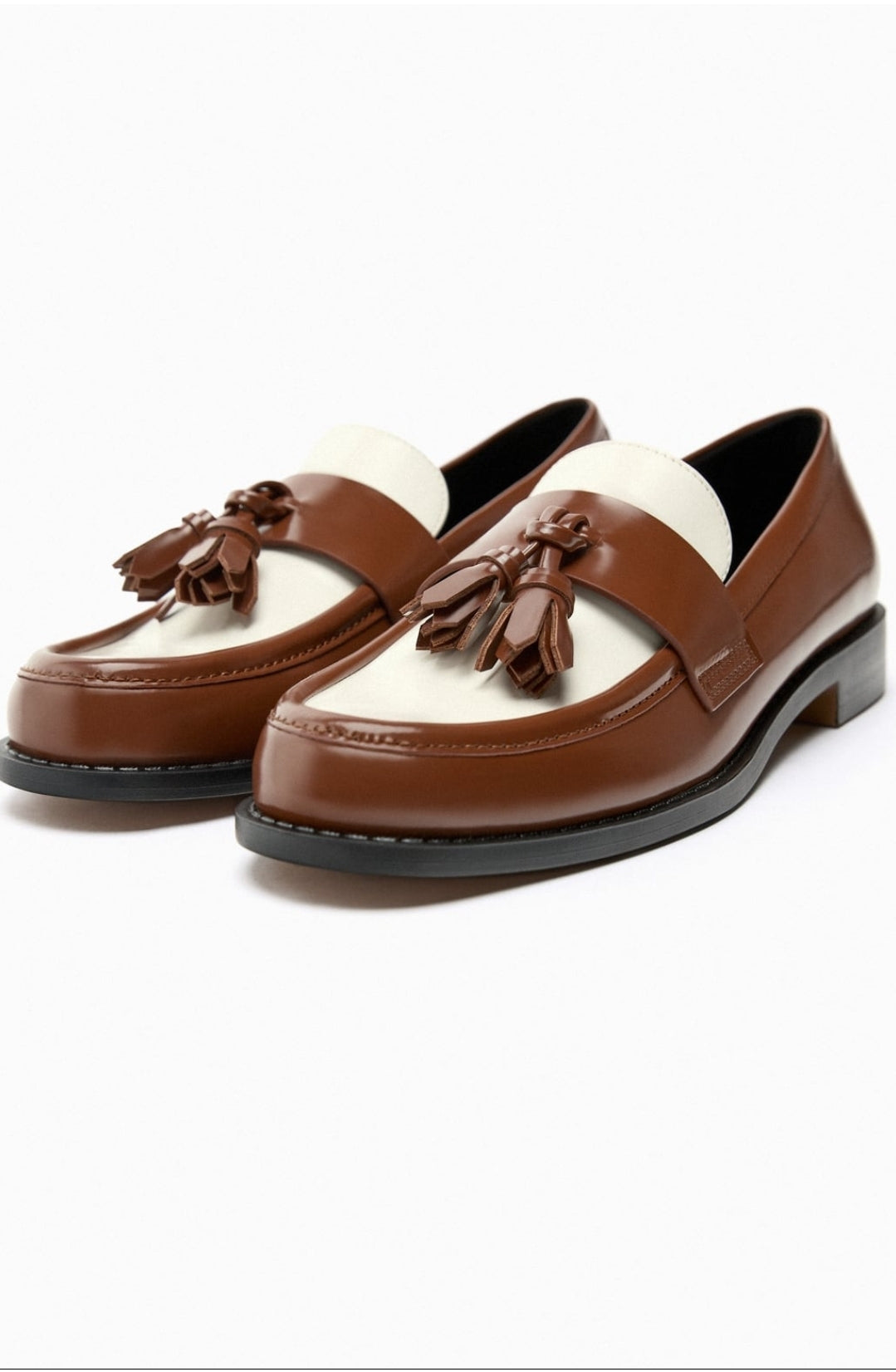 Contrast Loafers with tassels